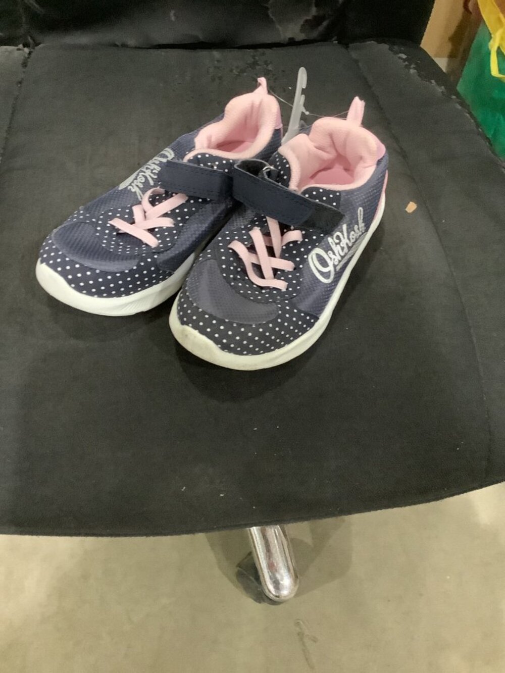 OshKosh B'Gosh Unisex-Child Retra